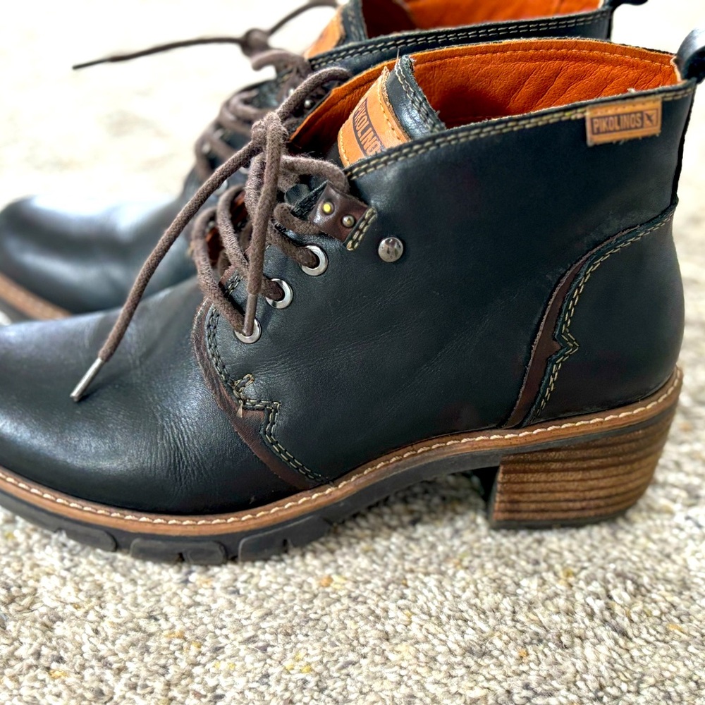 Pikolinos ankle booties